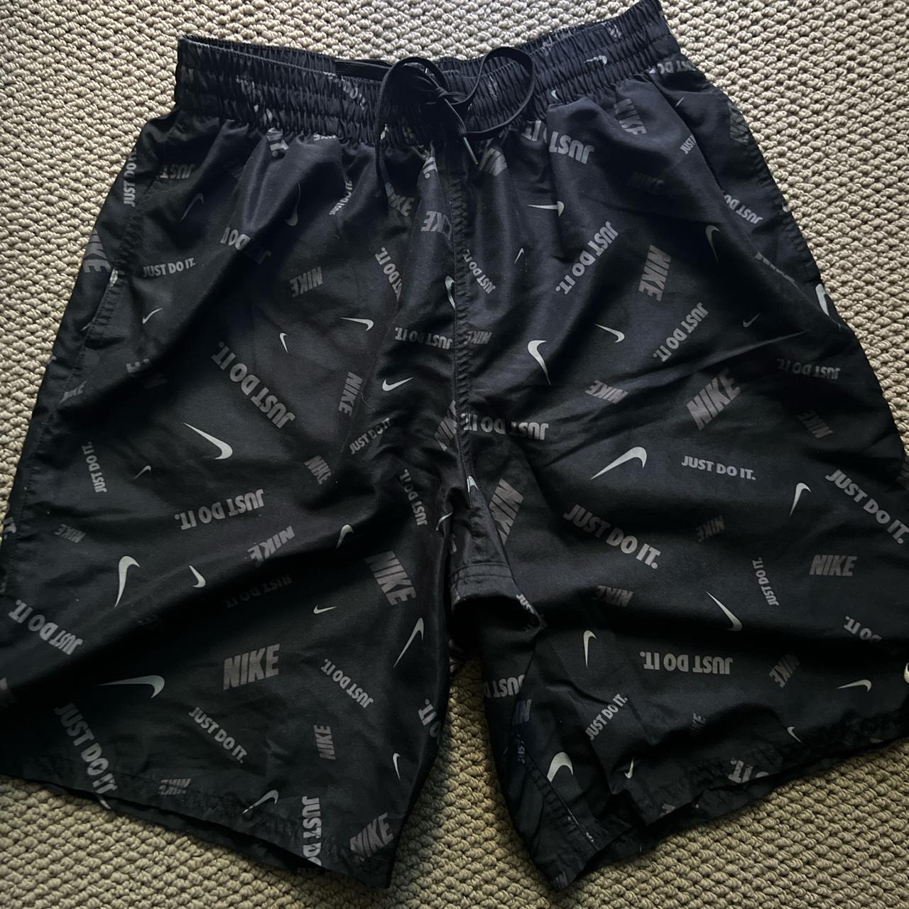 mens black nike swim trunks