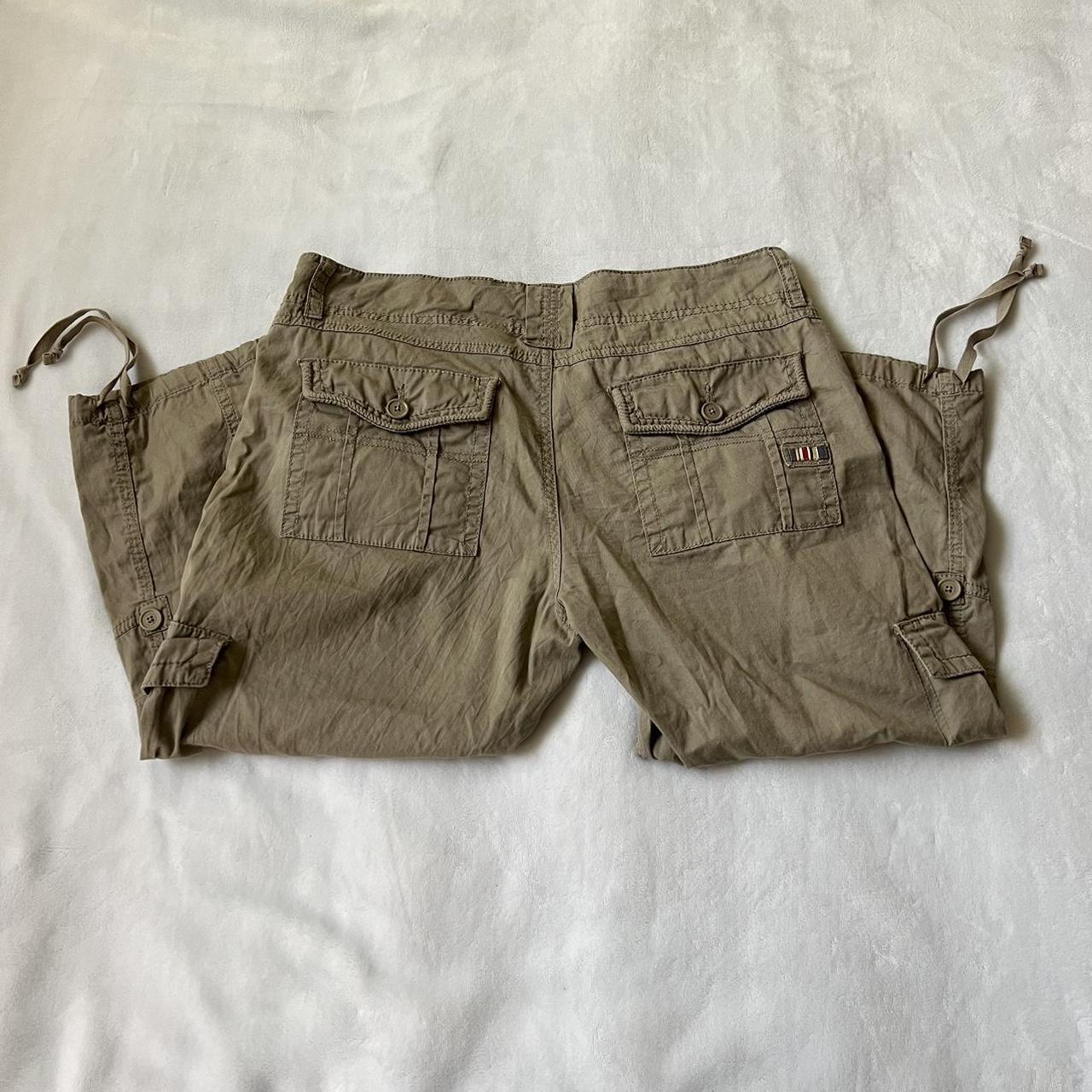 Union Bay dark khaki cargo capri pants. Labled size... Depop