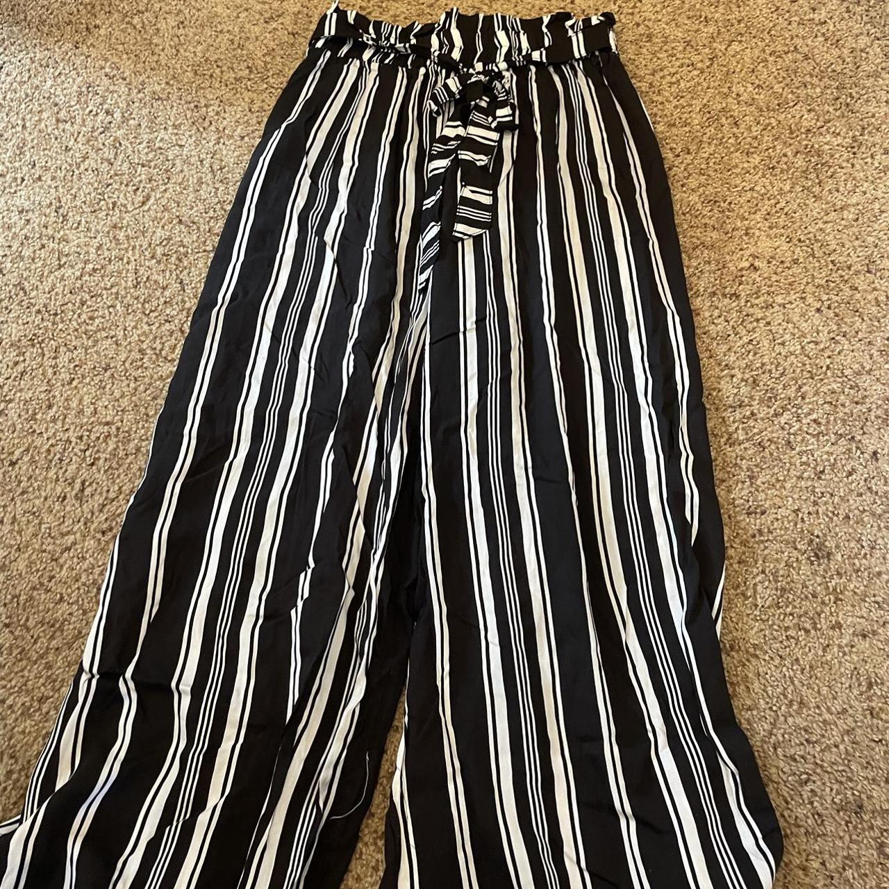 Women's Black and White Trousers | Depop