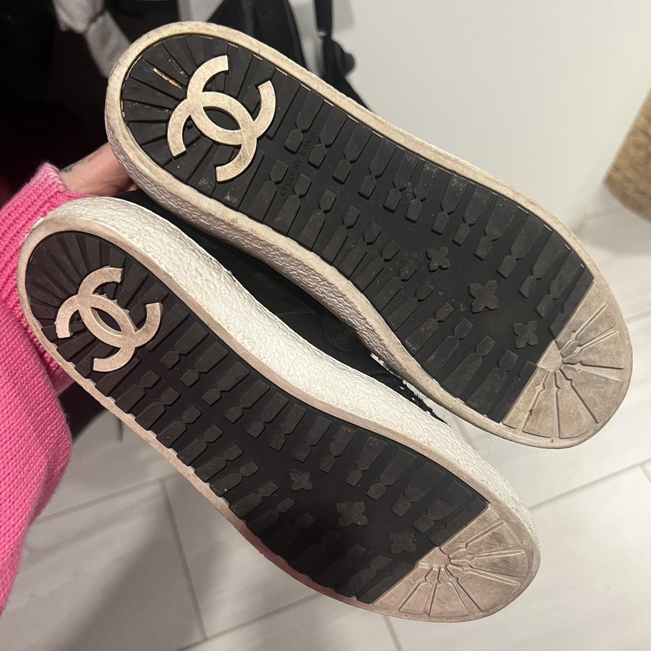 Vintage Chanel tennis shoes size 7.5 tweed material - Depop