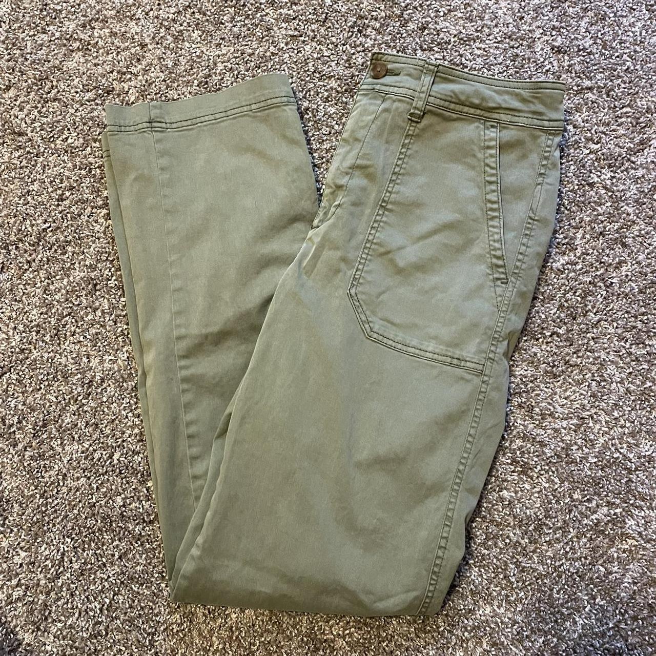 4 tall Cargo/khaki green pants - Depop