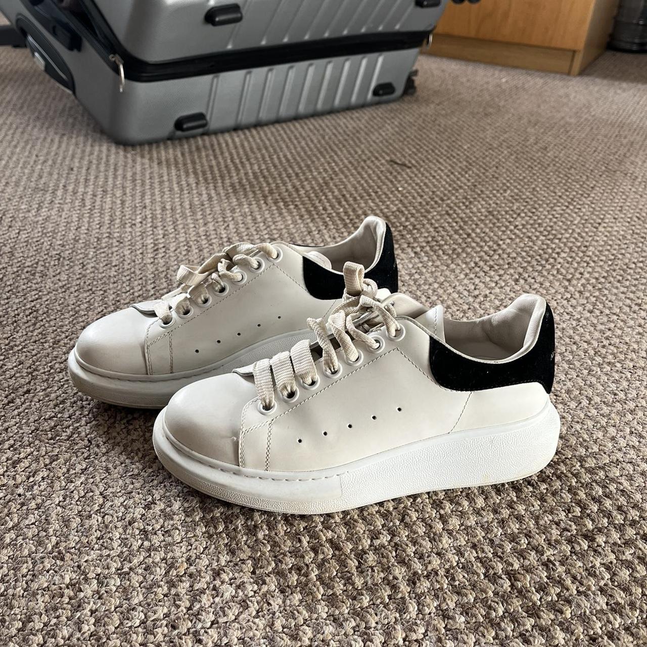 Alexander mcqueen trainers size on sale 4