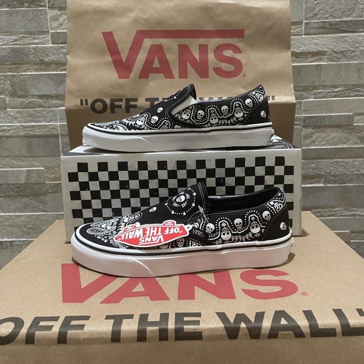 Star wars x vans hotsell authentic stormtrooper bandana shoes