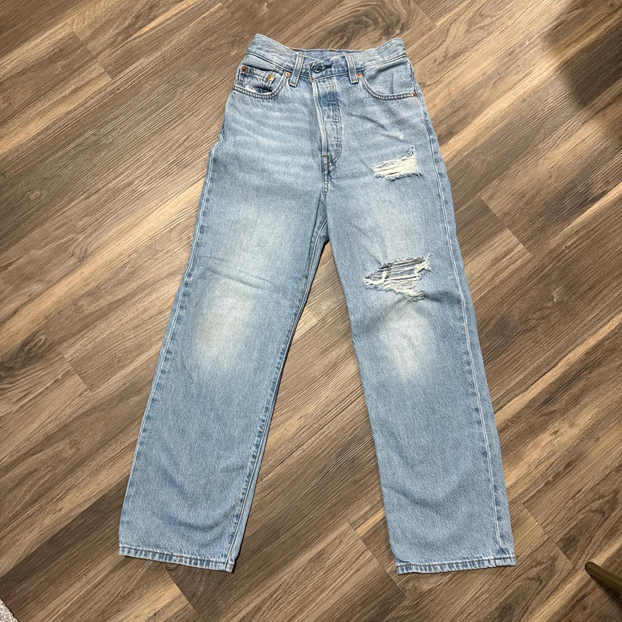 Levi's Women's Distressed Jeans Blue 24 – Levi's high-waisted