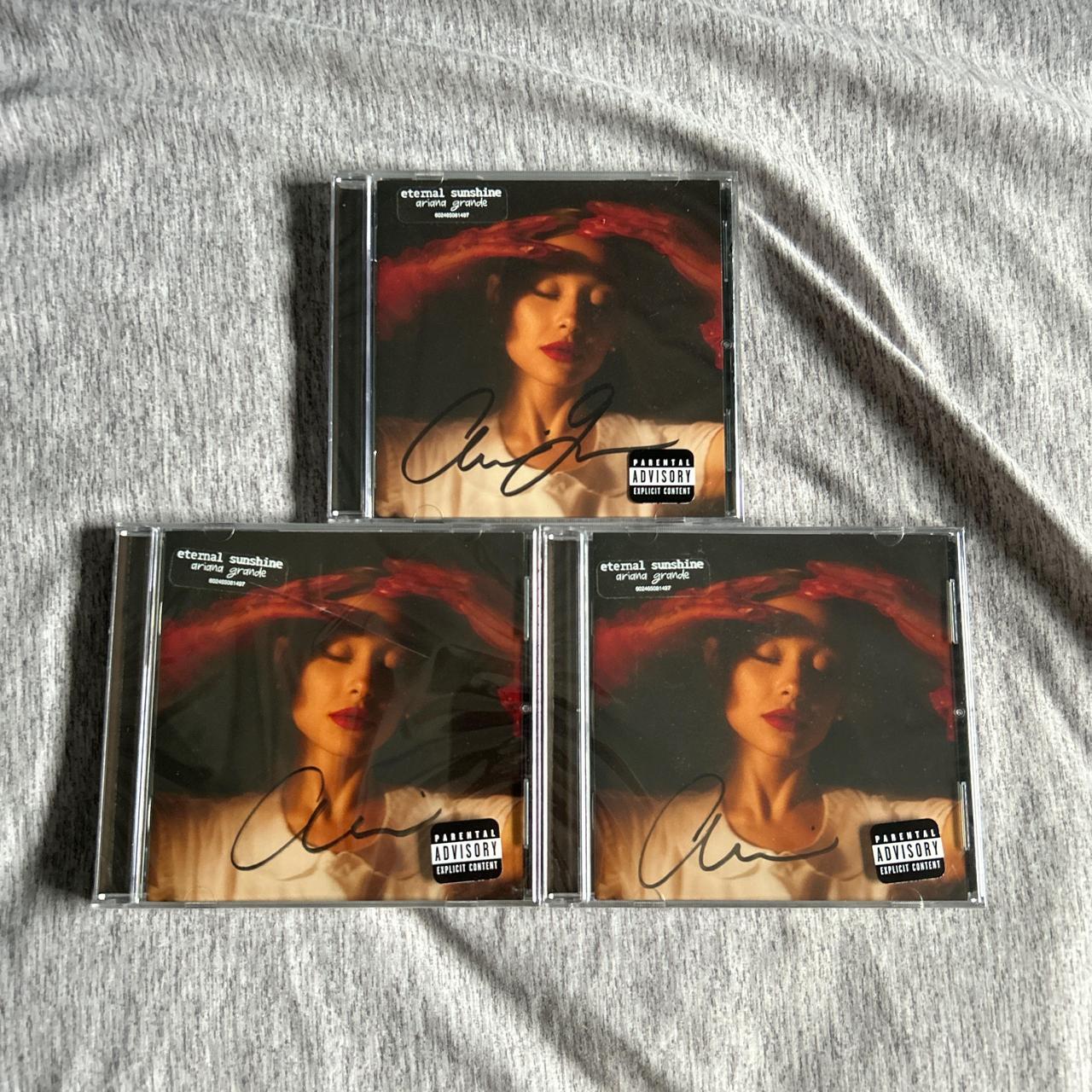 Ariana Grande　直筆サイン入りCD　訳あり Ariana grande-signed-cd - Depop