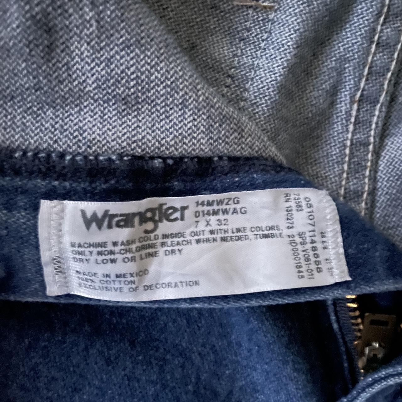 Wrangler dark wash straight leg jeans! 27x31” High... - Depop