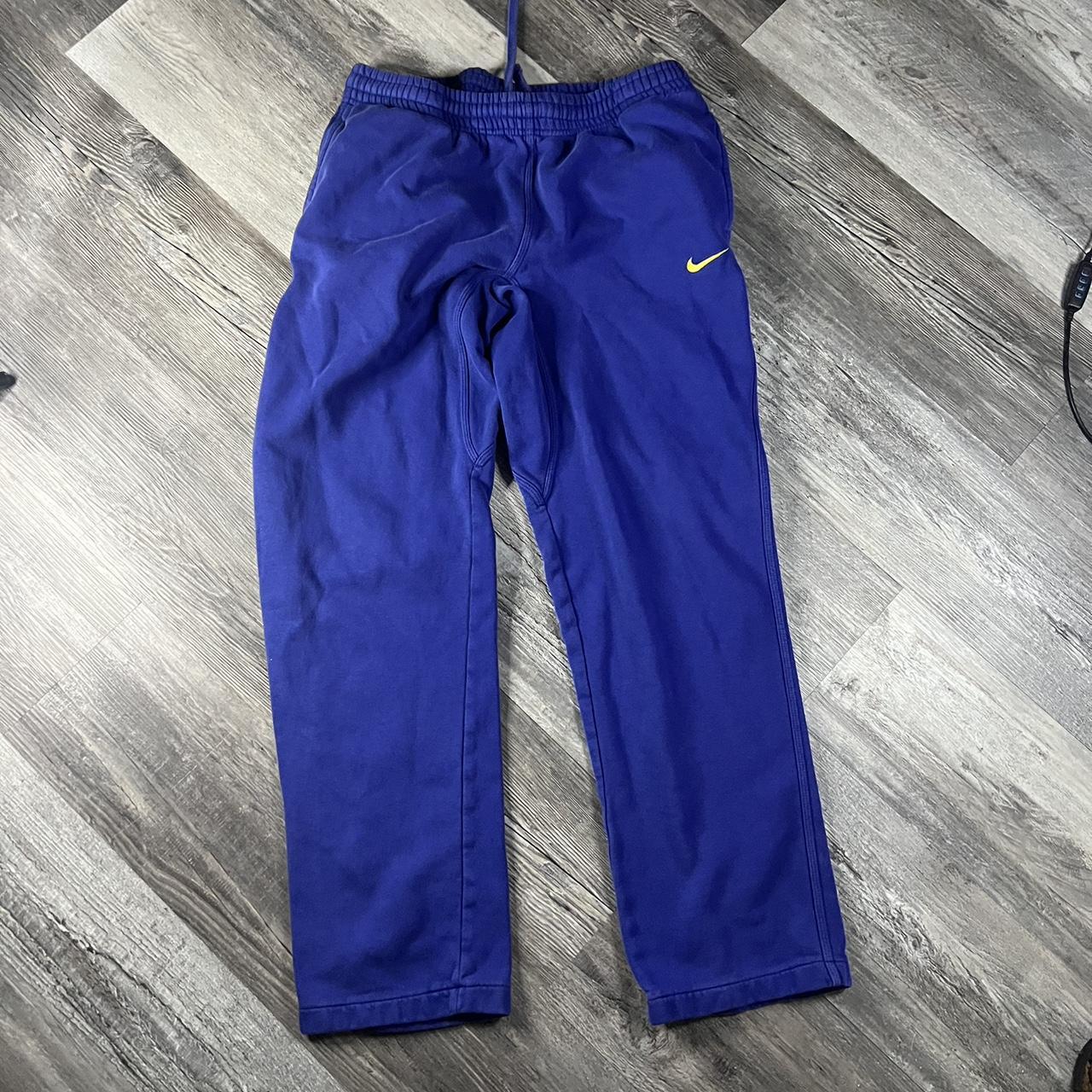 Medium nike joggers Depop