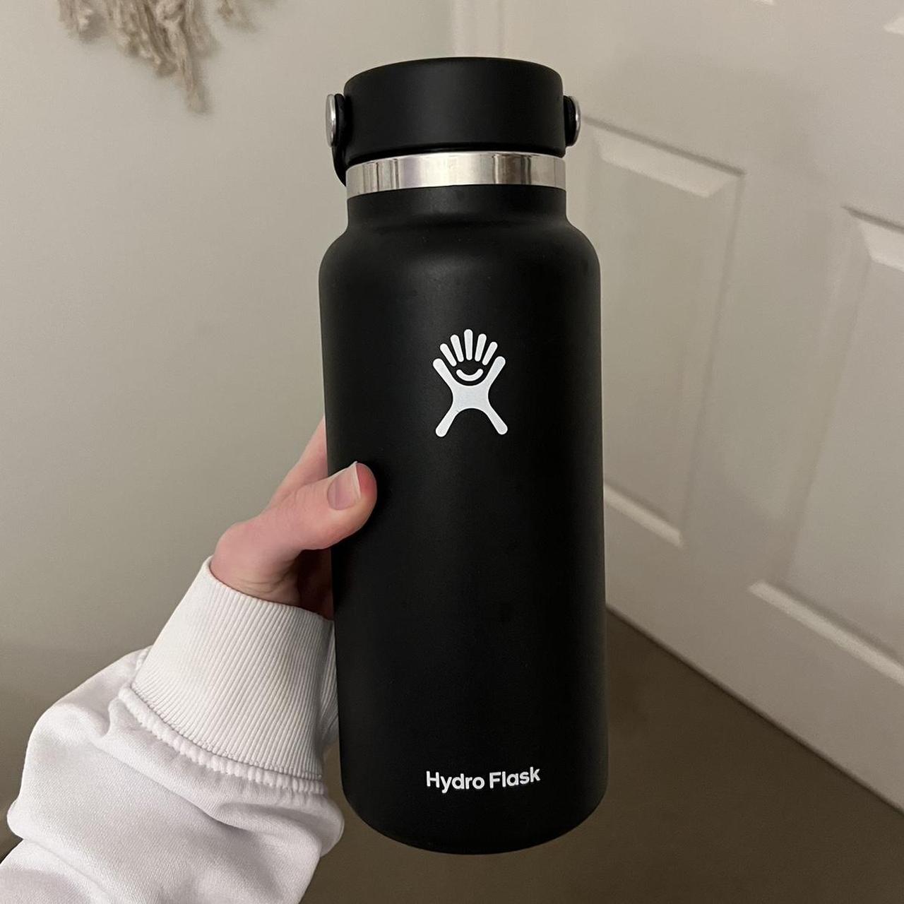 Lavender 24oz Hydro Flask. Still has original - Depop