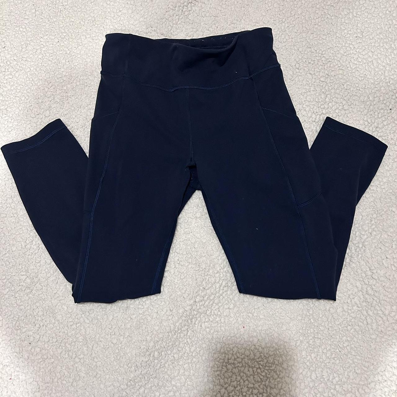 navy blue lulu lemon wunder leggings in a size 8 25' - Depop