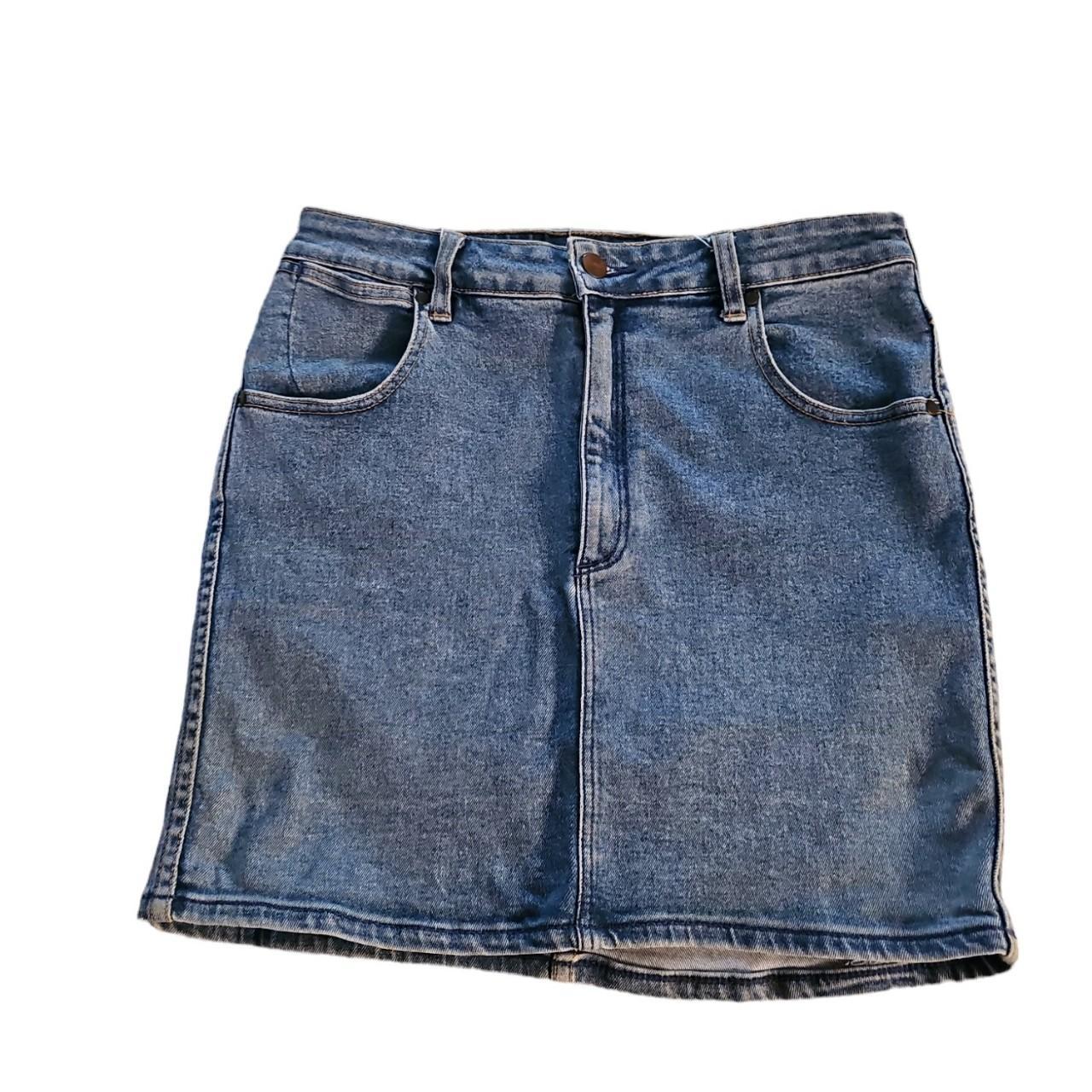 Wrangler Hi Mini skirt Good condition Size... - Depop