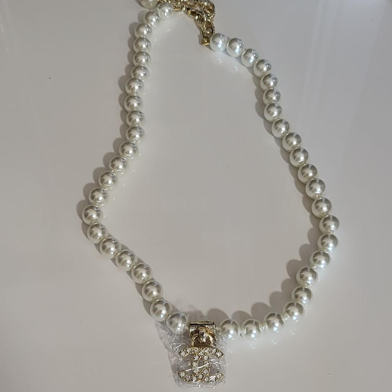 Pearl chanel necklace - Depop