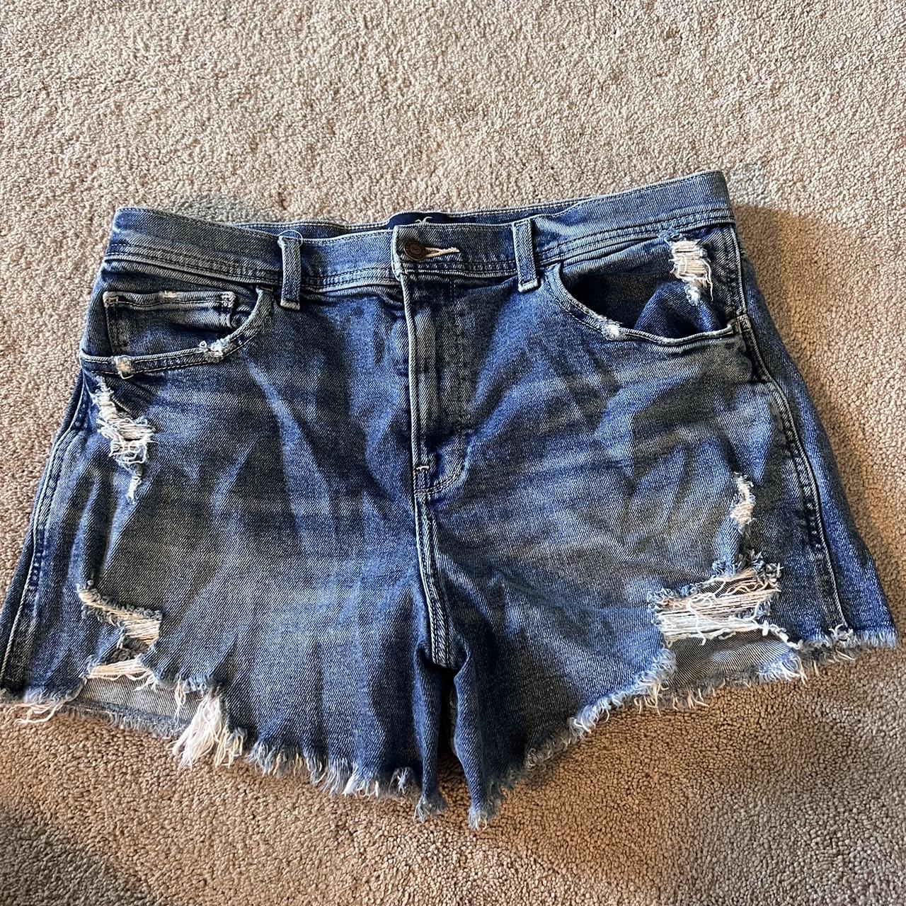 Hollister fashion ripped shorts