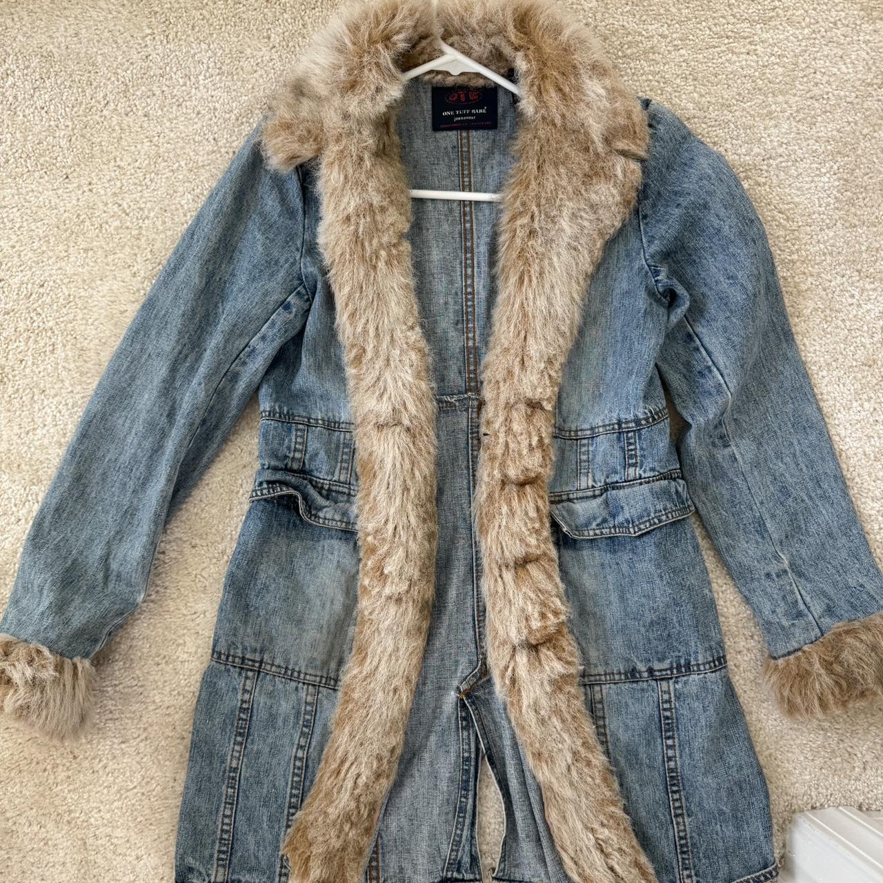 Y2k fur-jacket - Depop