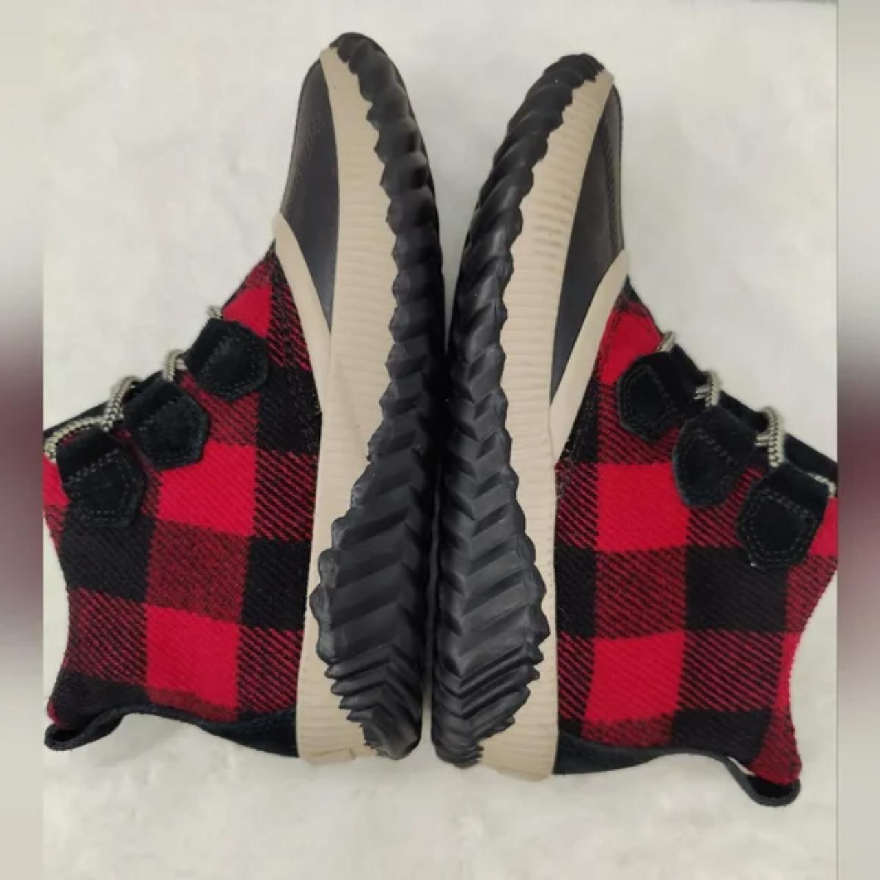 Sorel on sale plaid boots