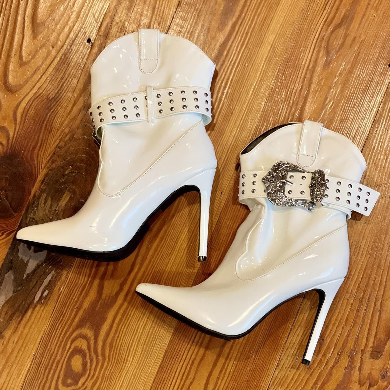 cape robbin studded boots