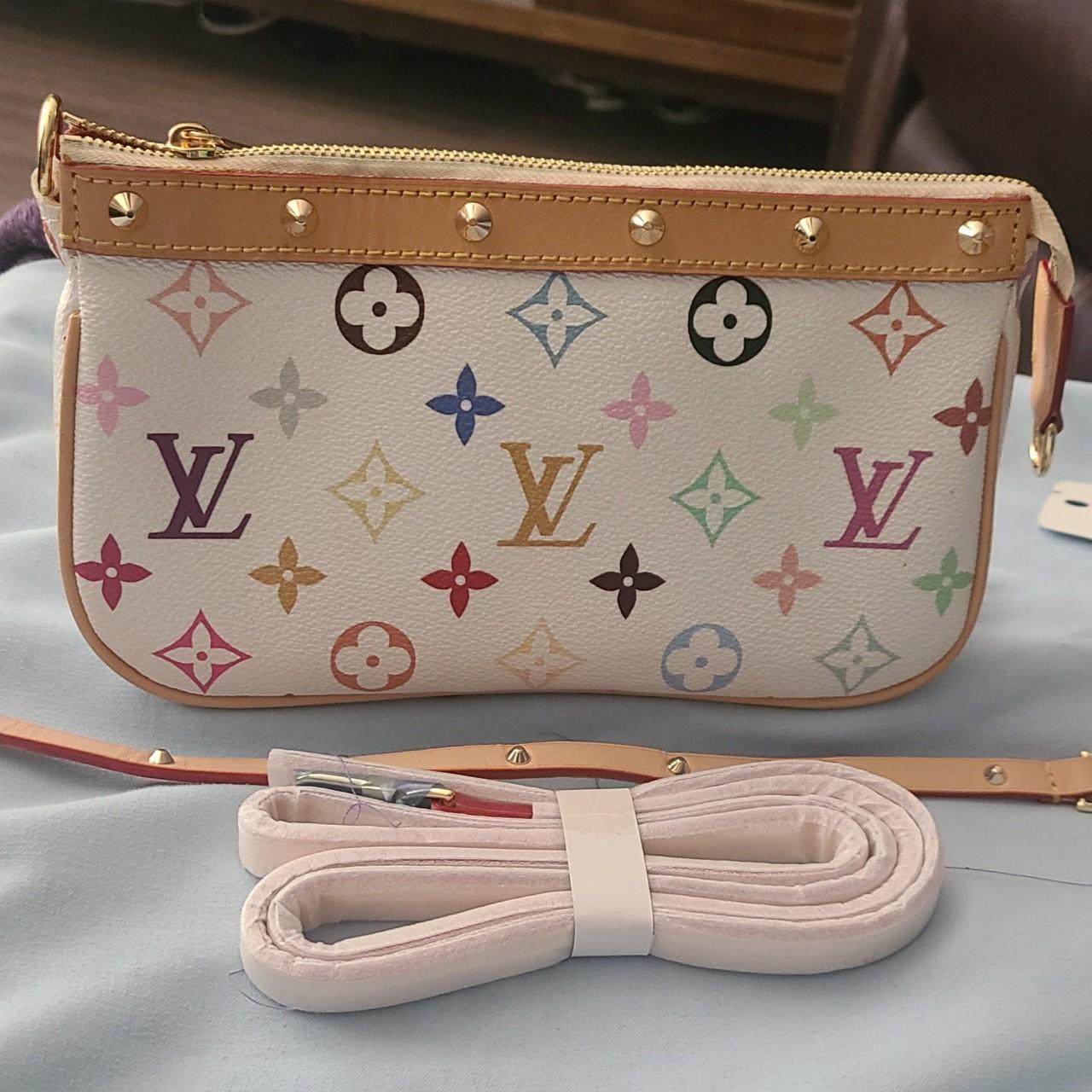 Louis Vuitton, Other, L0king 4 This