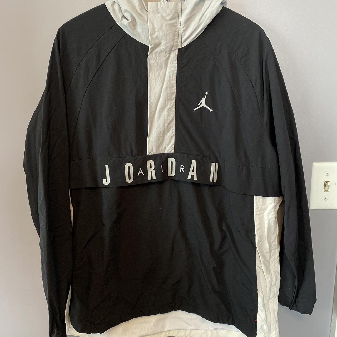 Jordan Men's White and Black Jacket | Depop