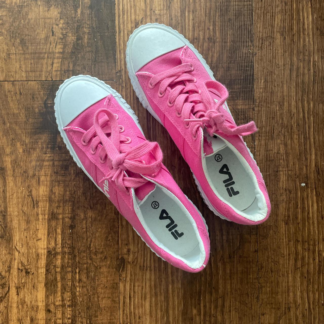 fila pink tennis shoes