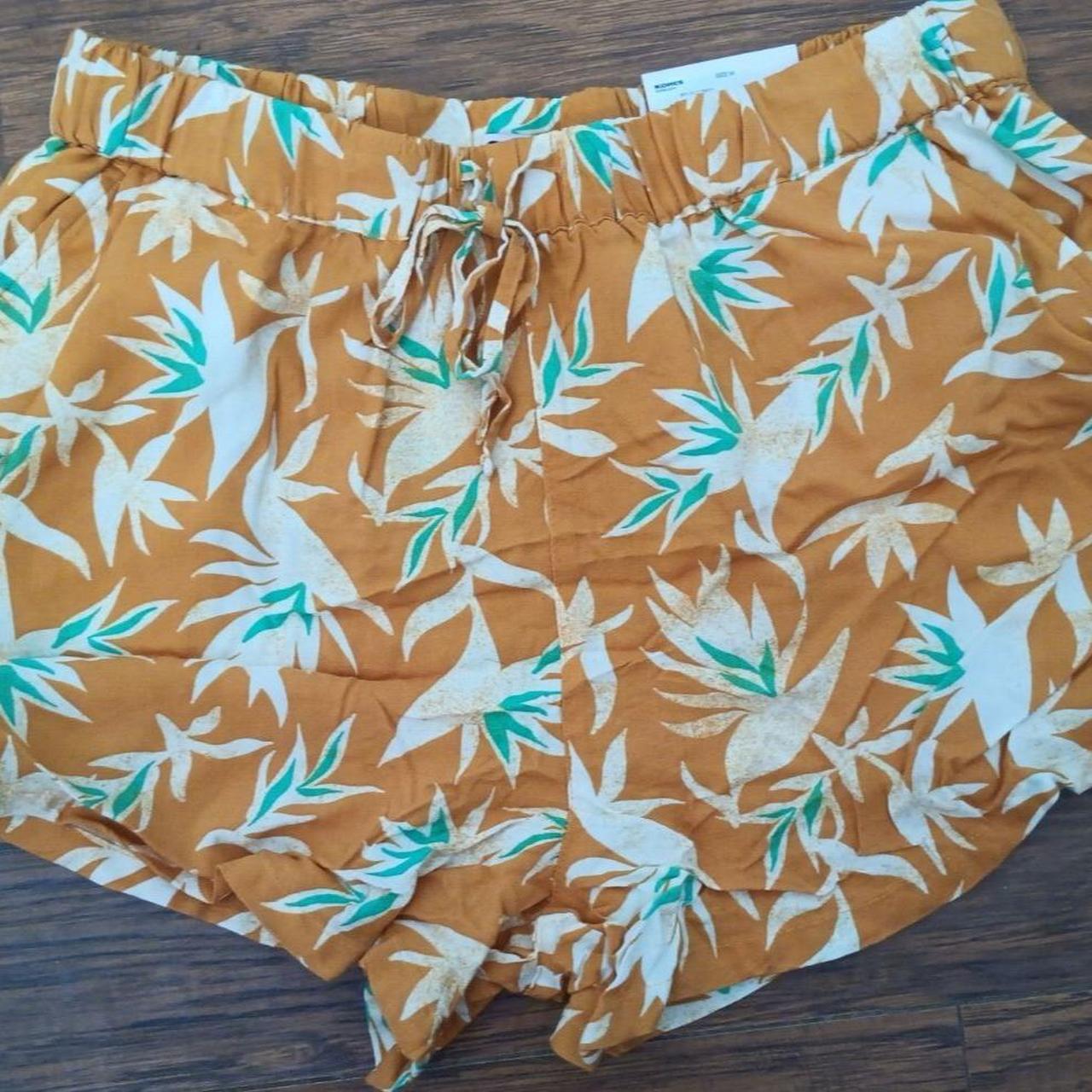 Source Unknown Women's Shorts - Yellow - M – Dive… - image 1