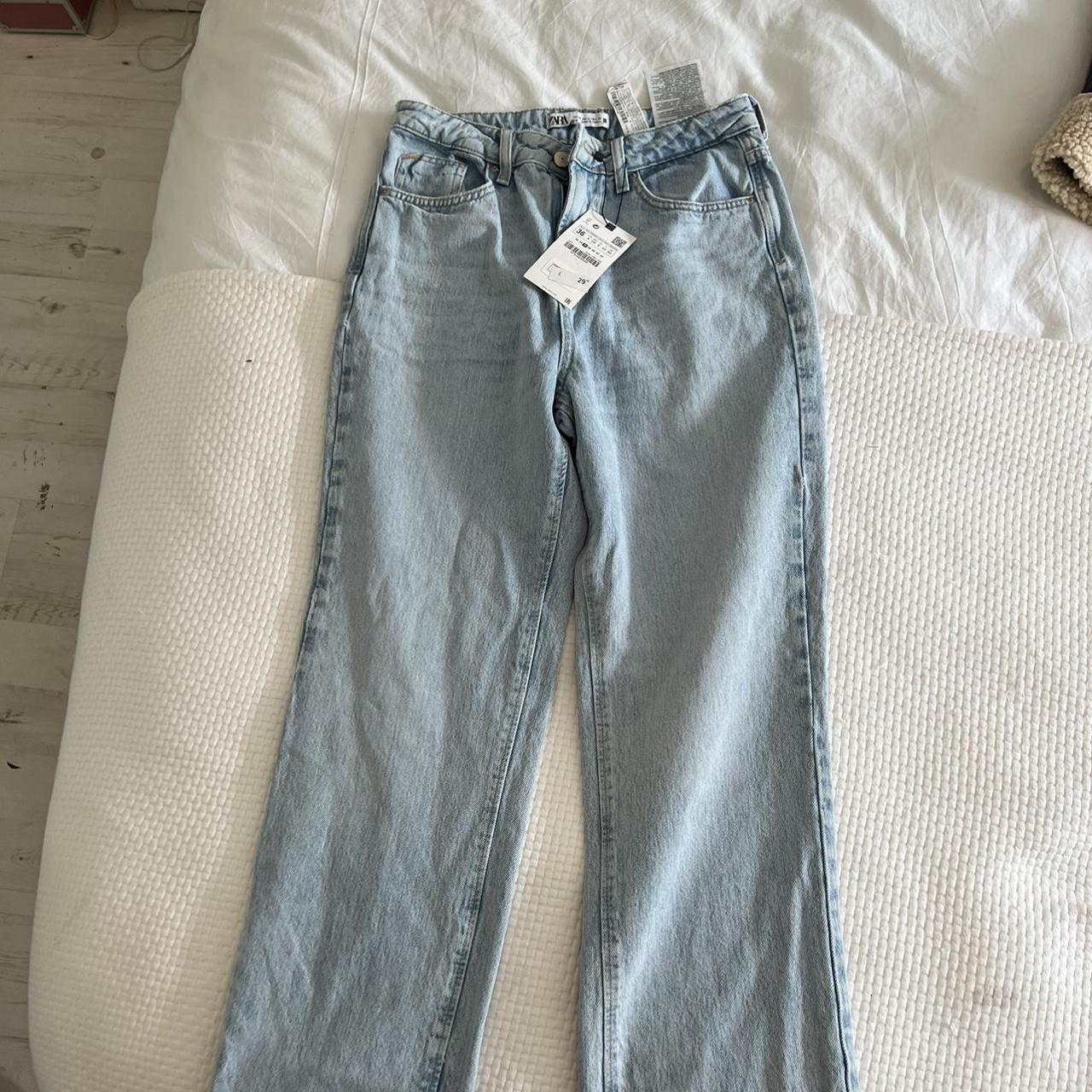 Zara Women's Blue and Navy Jeans | Depop