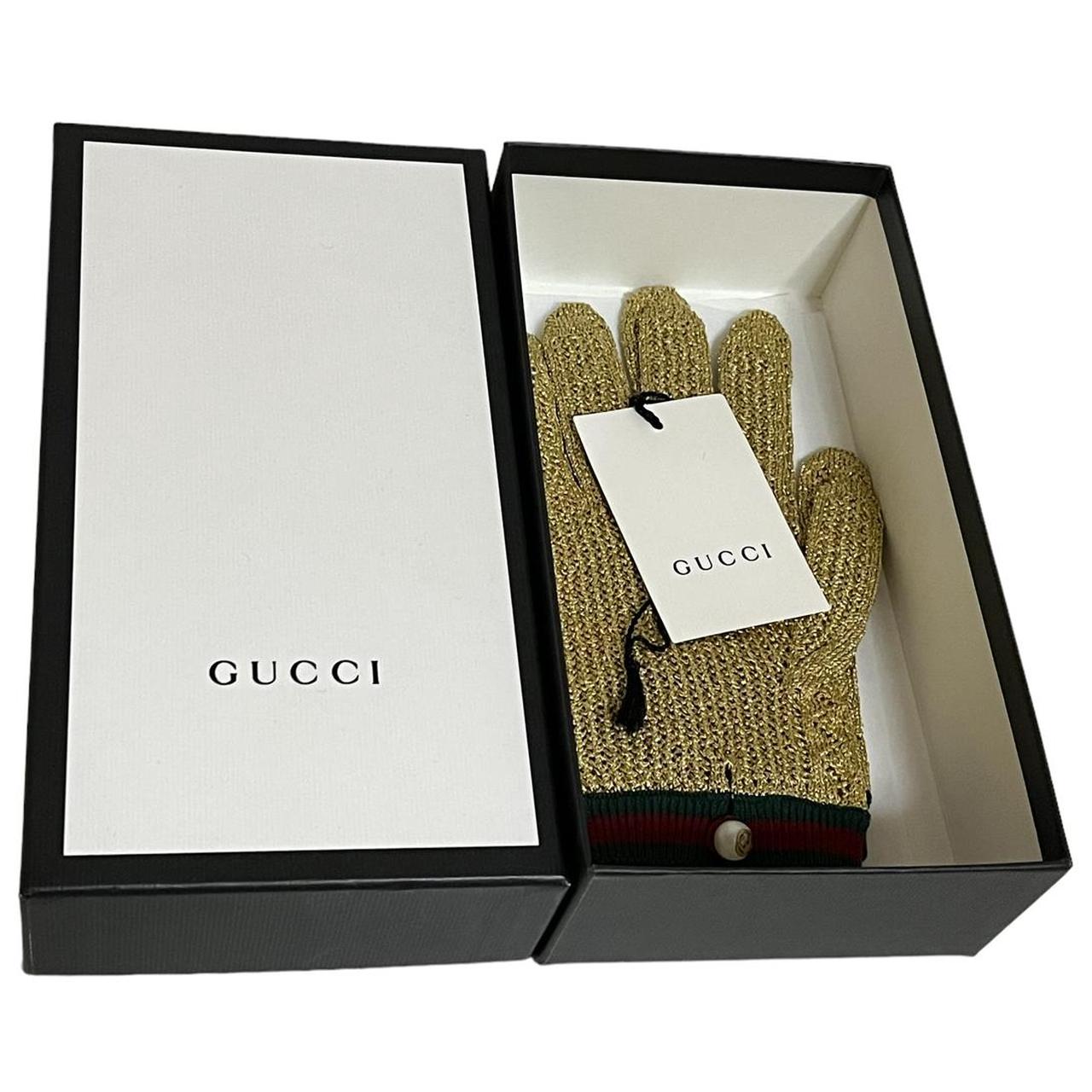 Gucci gloves - Depop