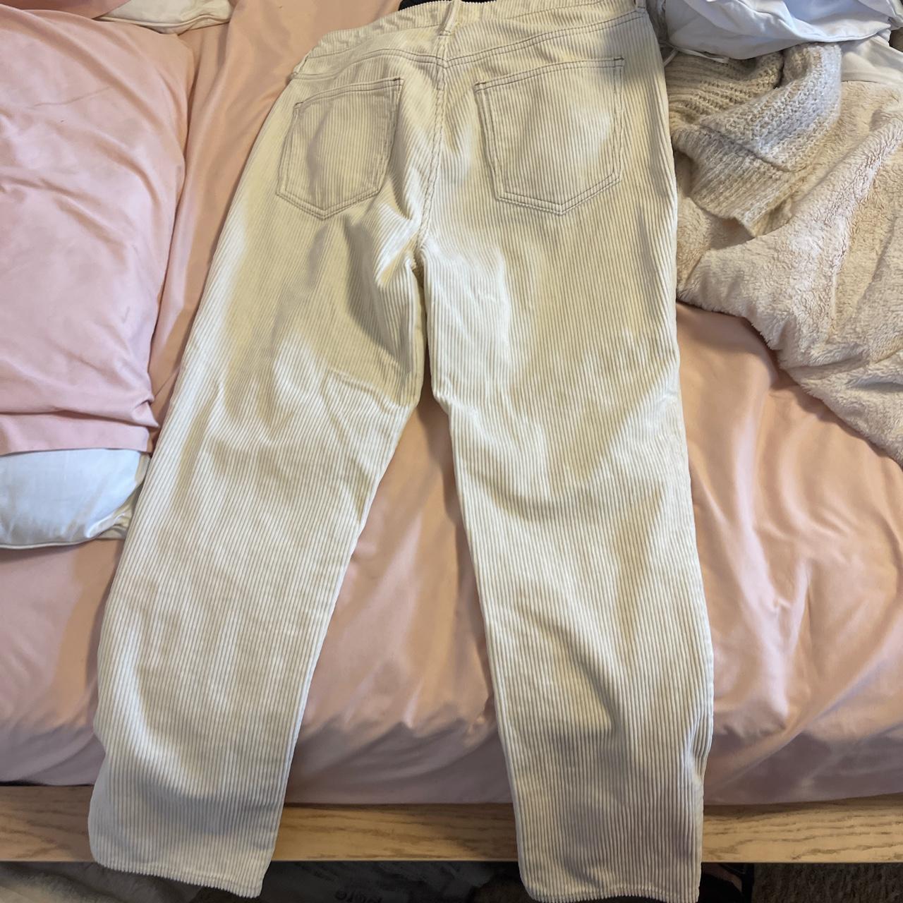 PacSun Women's Cream Jeans Depop