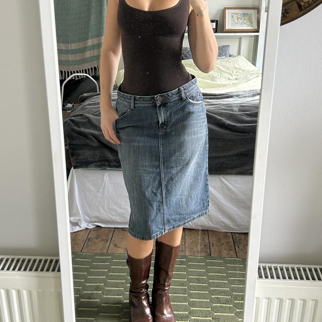 Such a cute midi denim skirt Vintage brand. Depop