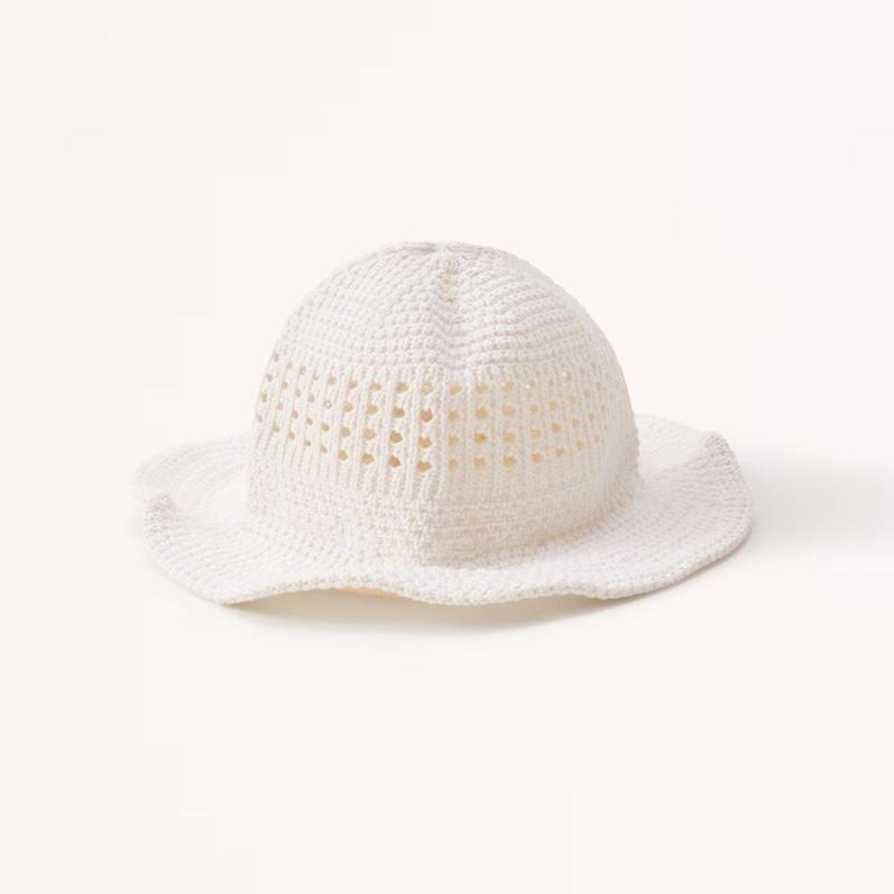 Abercrombie knit crochet bucket hat So cute and the... Depop