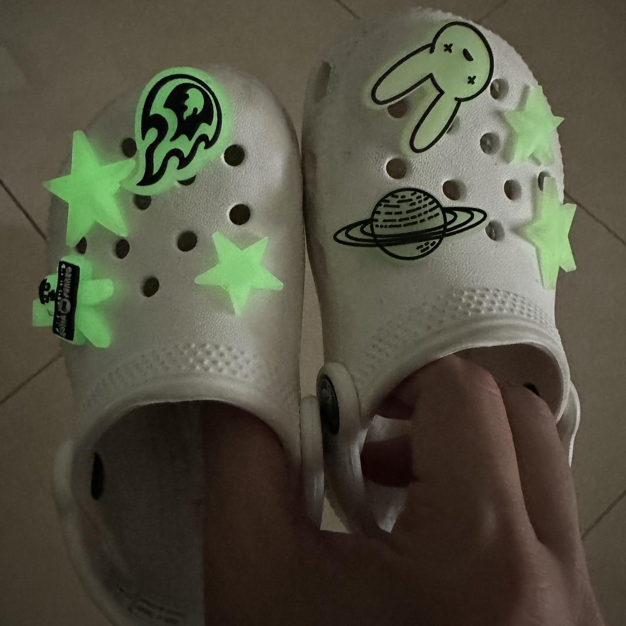 Bad Bunny x Crocs White Glow in the Dark with Charms M 6/W8 (B3