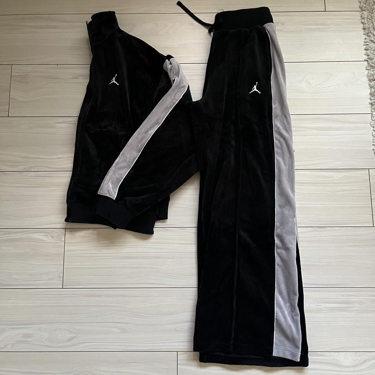 Black and grey nike sweatsuit best sale