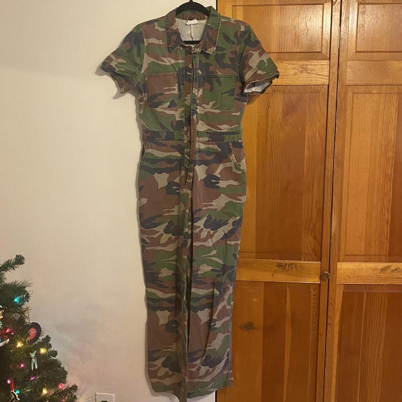 urban outfitters camo jumpsuit