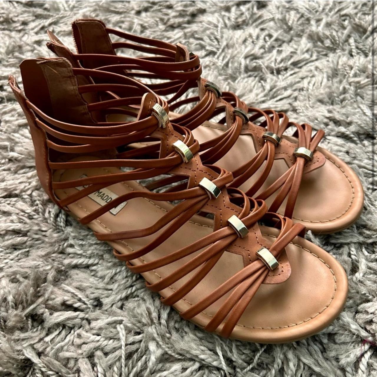 Steve madden hot sale beige sandals