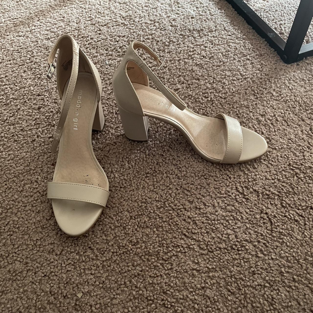 madden girl nude pumps