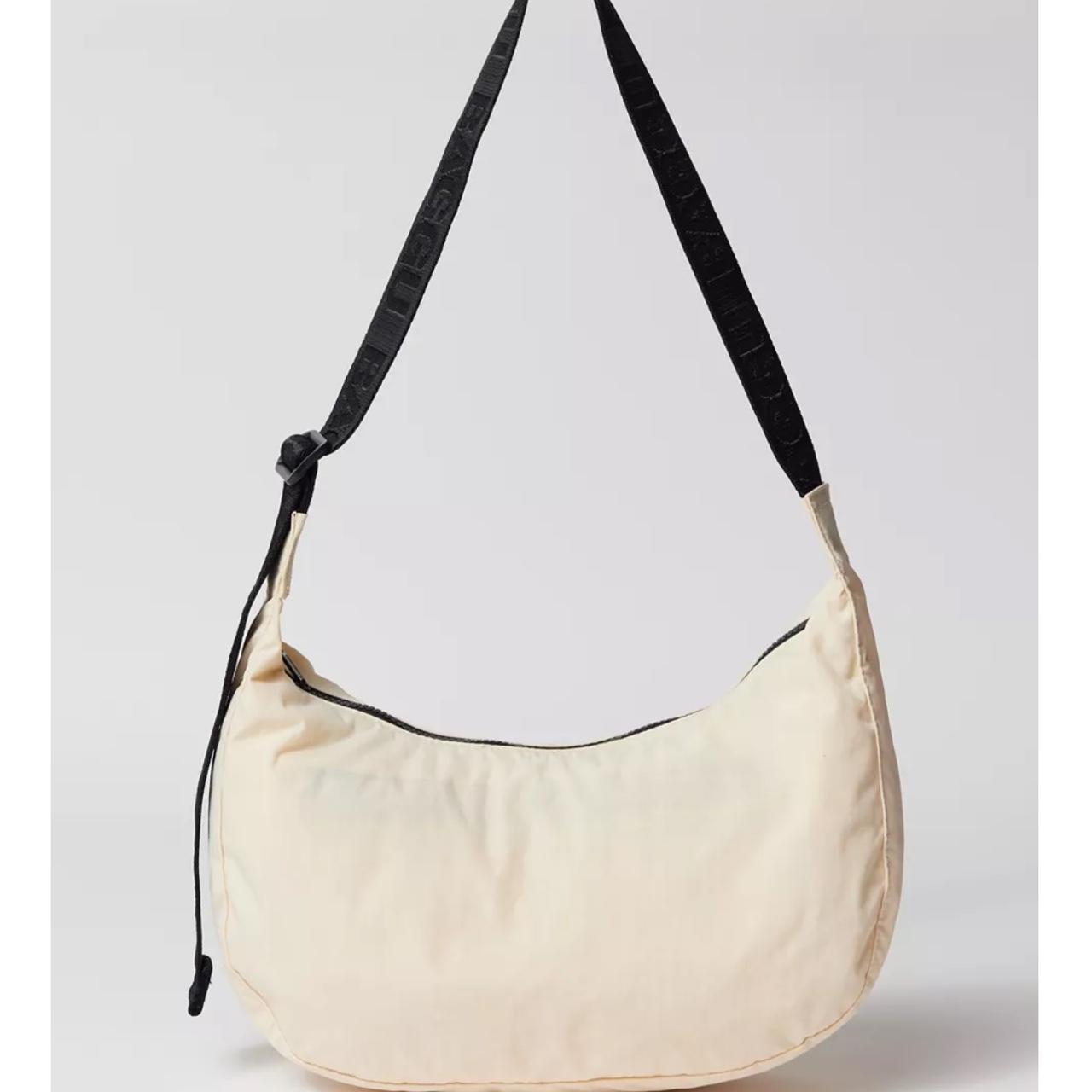 Medium Baggu crescent bag! I’ve used it a few times... Depop