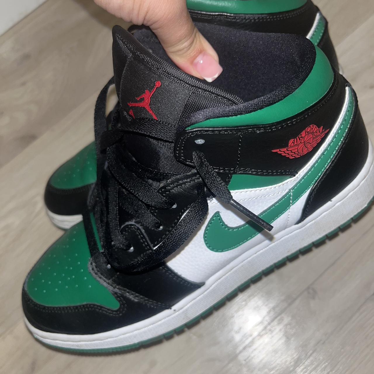 jordan 1 green toe on feet