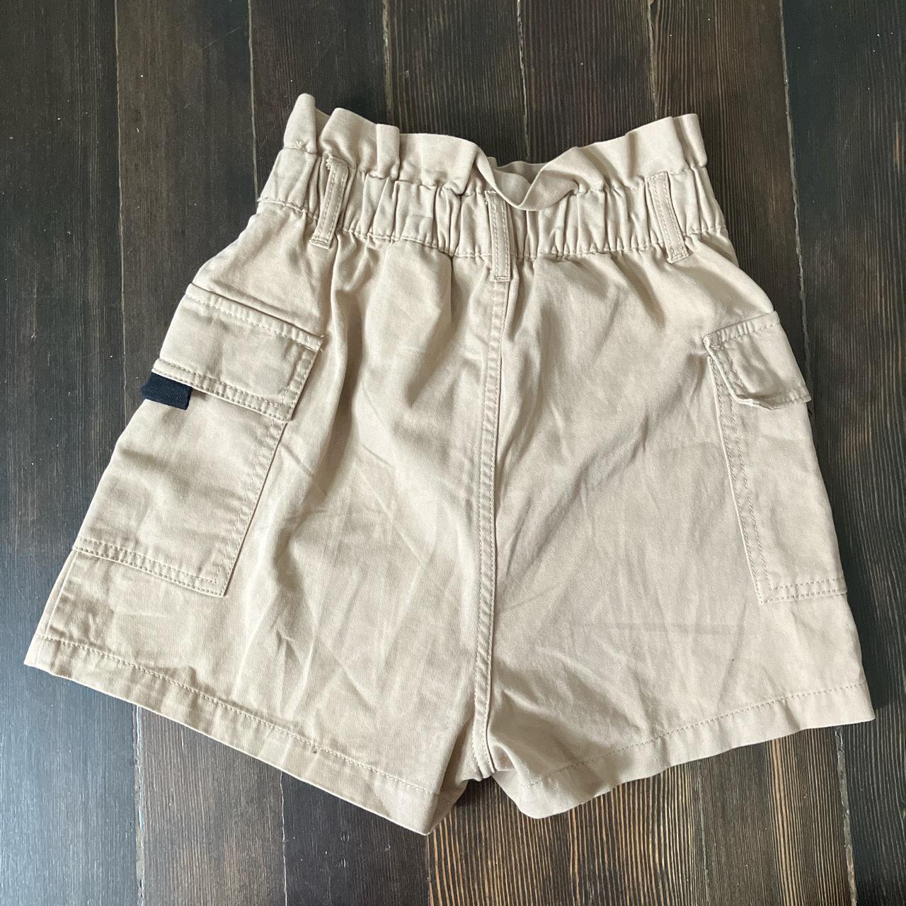 H&M cargo shorts size 0 barely worn super cute... Depop
