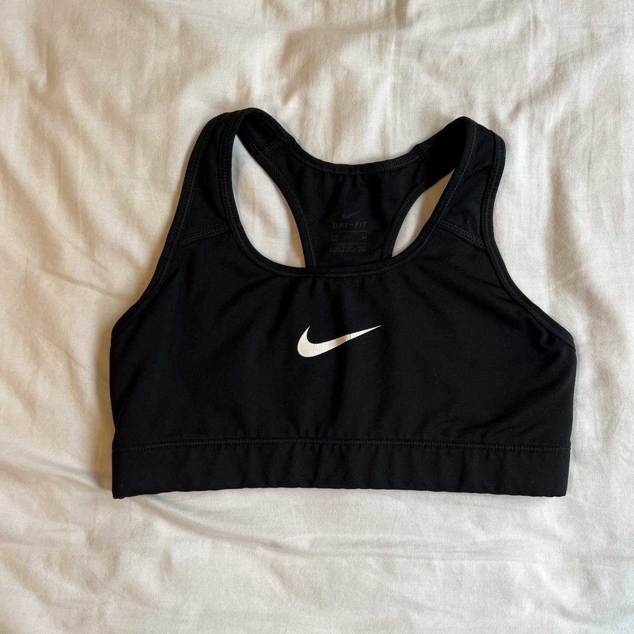 Black nike sports bra - Depop