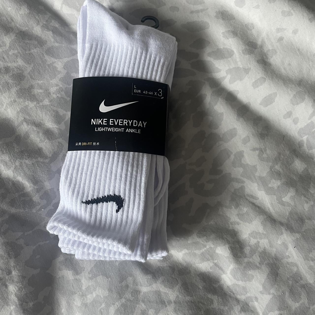 white nike socks sale