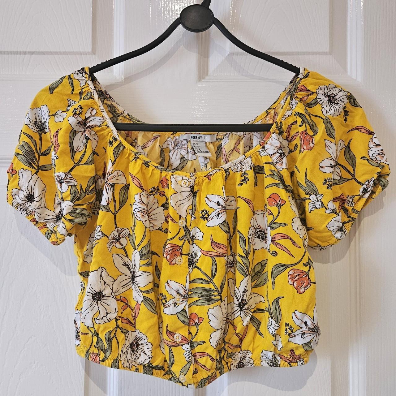 yellow floral crop top from forever 21 💛⭐️... Depop