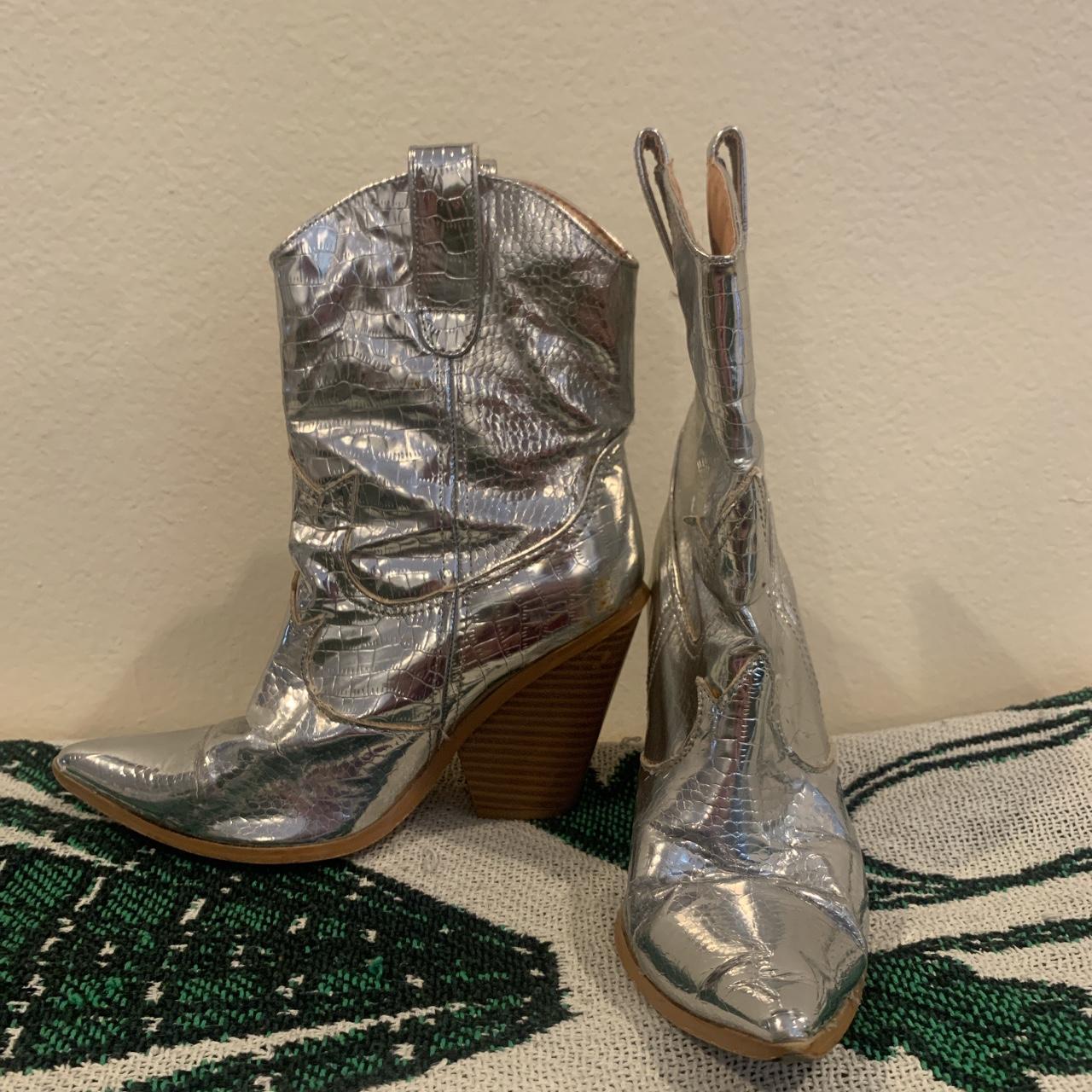 Silver metallic heeled cowgirl boots. Originally. Depop