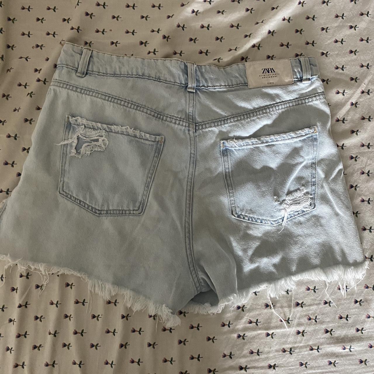 Zara Light Washed Jean shorts size 8! In great... - Depop