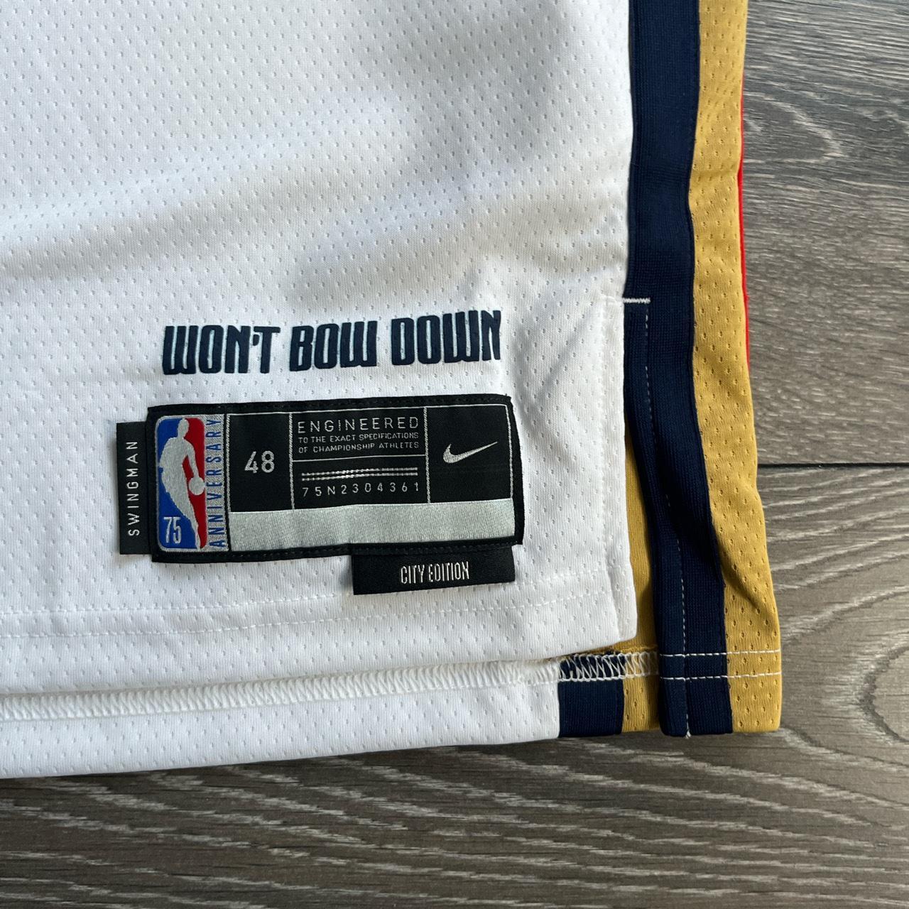 Nike Men's White Veststankscamis Depop