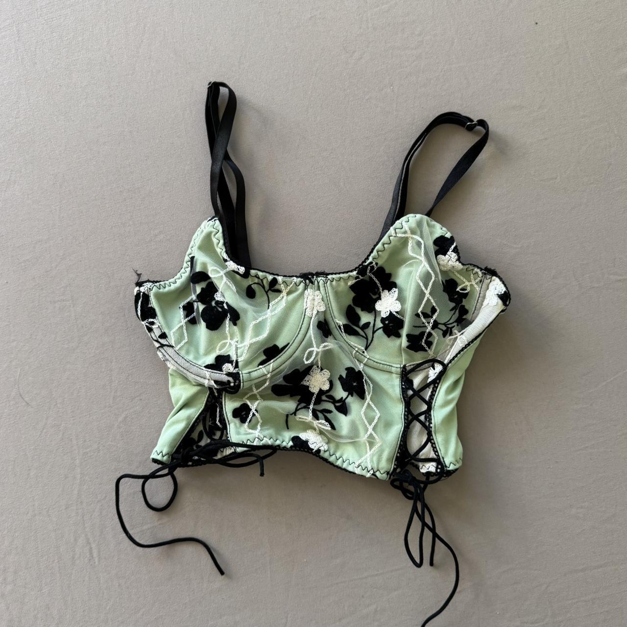item listed by adinavanh