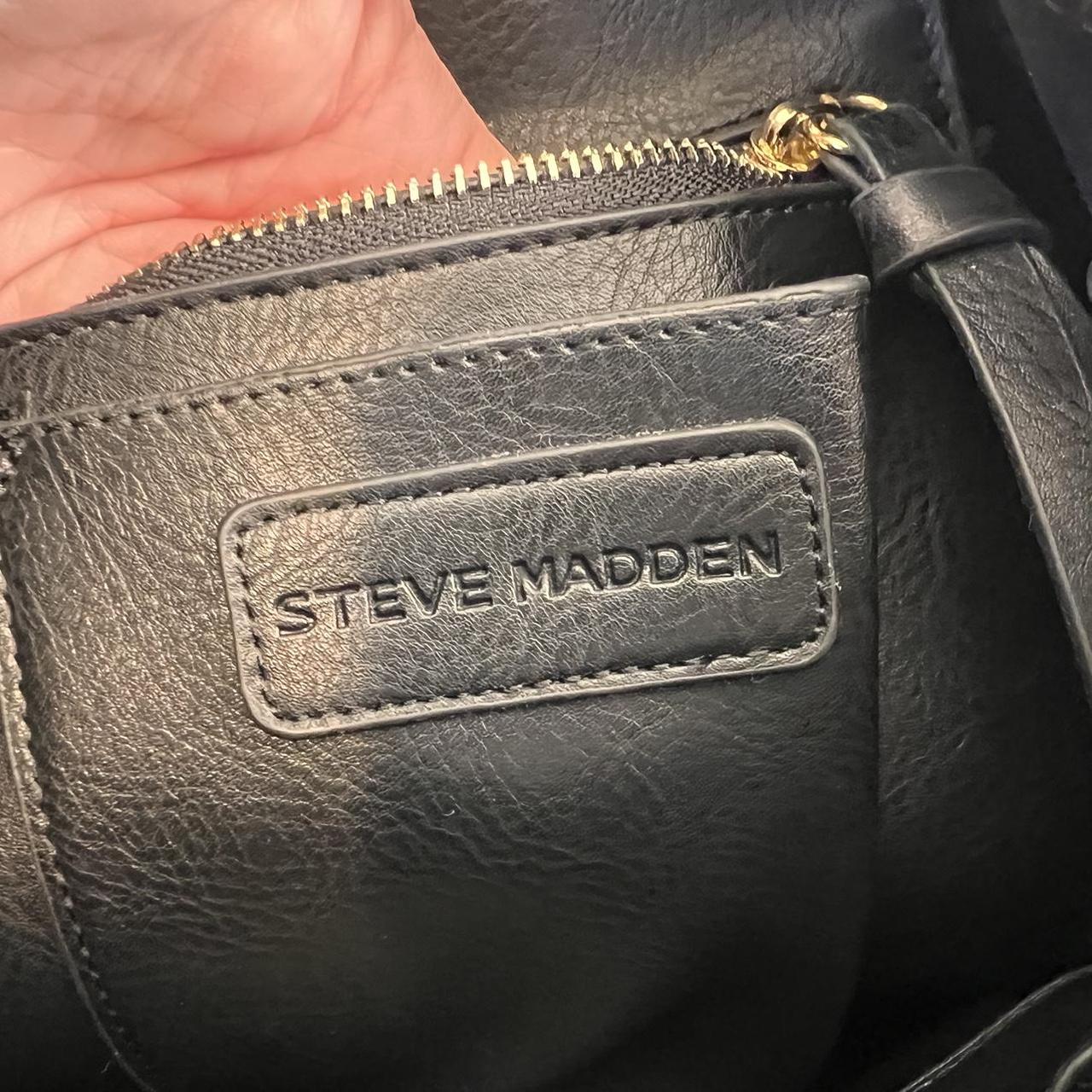 Steve Madden Women's Black and gold Bkoltt | Depop