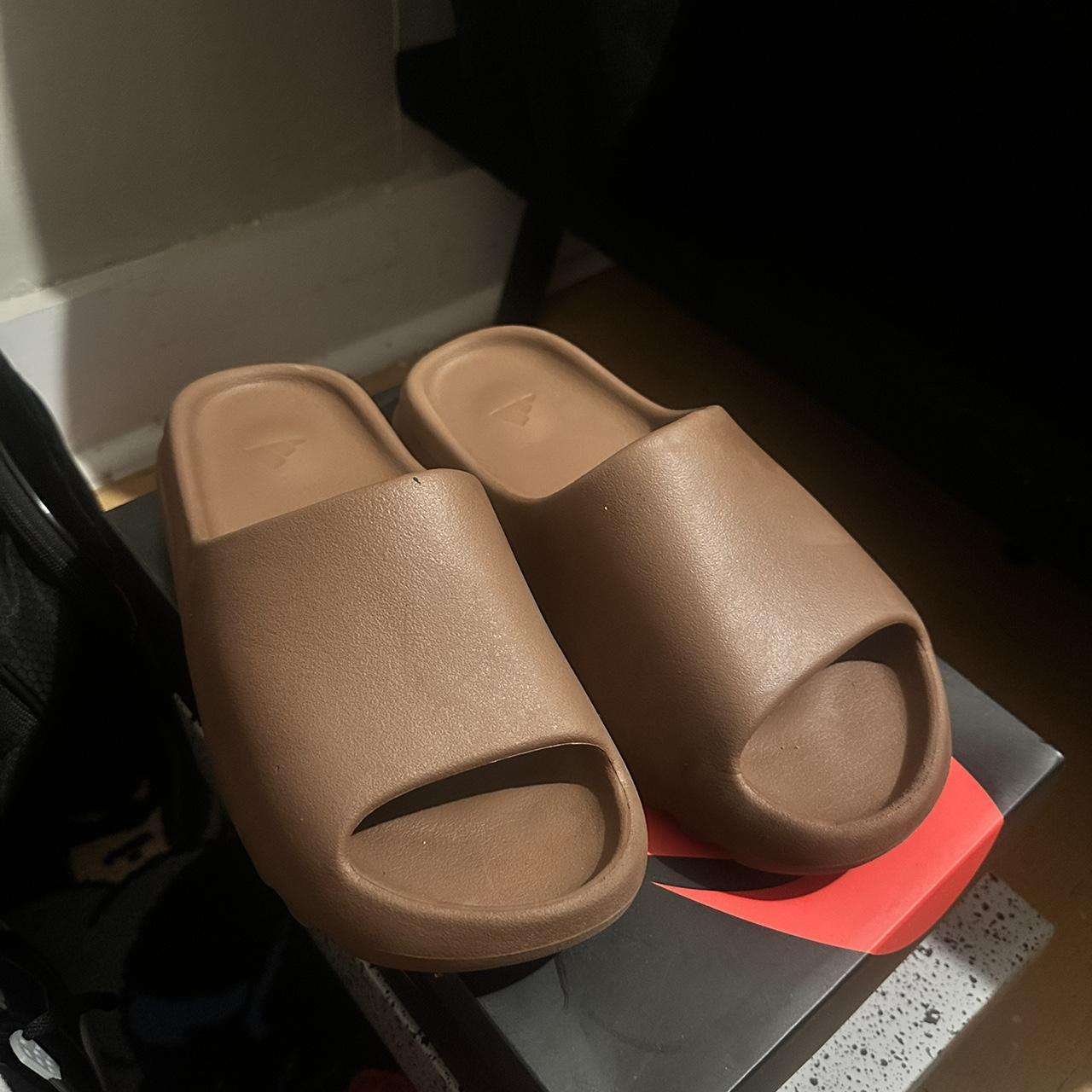 yeezy slides men 9