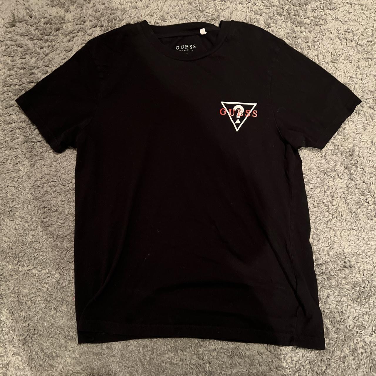 Guess small logo t hot sale shirt