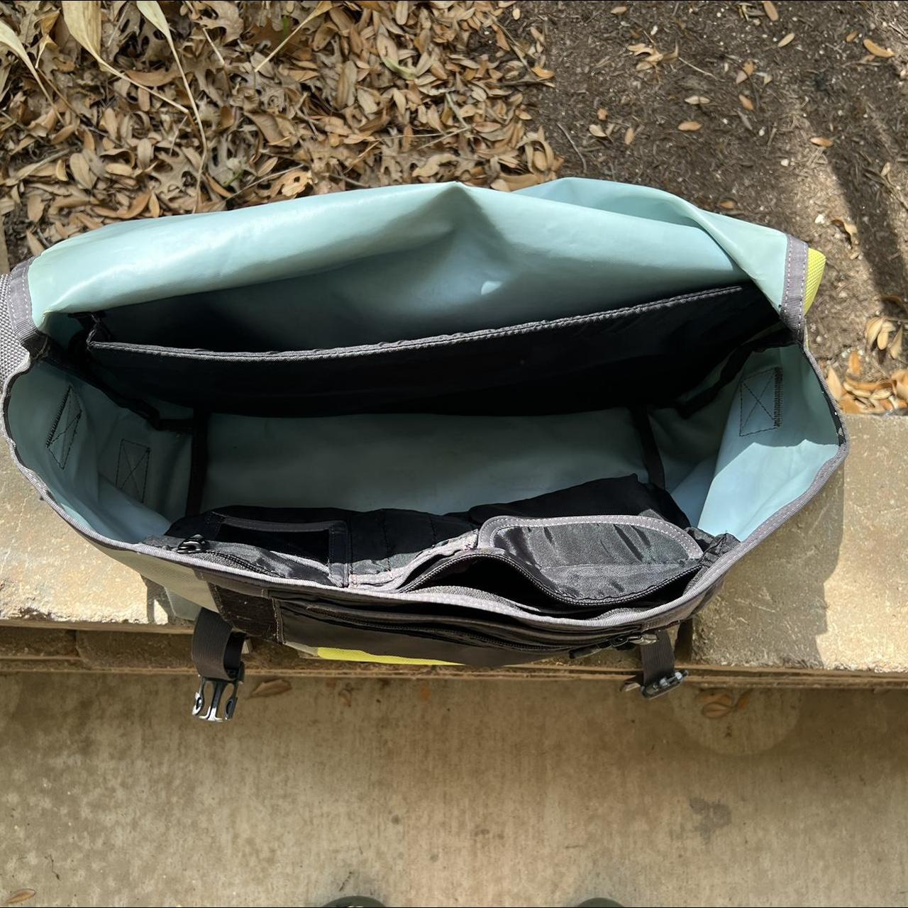 Timbuk2 Timbuktu sf San Francisco messenger bag side - Depop