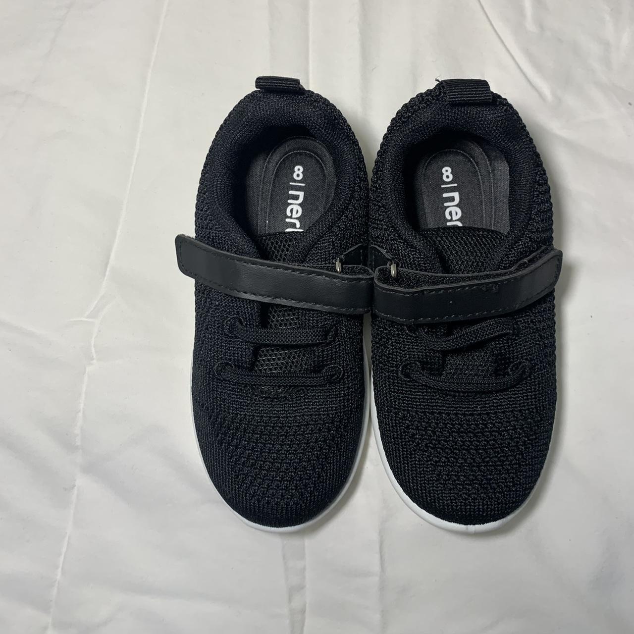 Black and White Trainers (2)