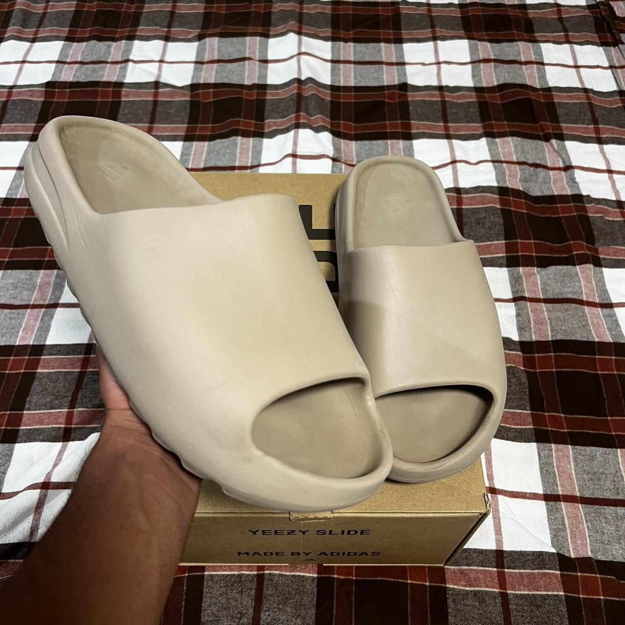 Tan best sale yeezys slides