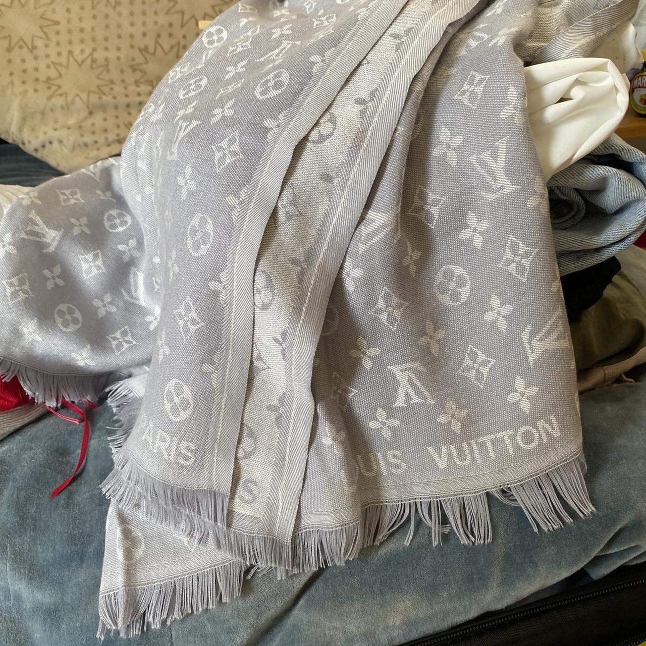 Louis Vuitton scarf grey - Depop